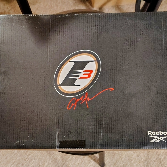 Allen Iverson sneakers - Picture 10 of 11